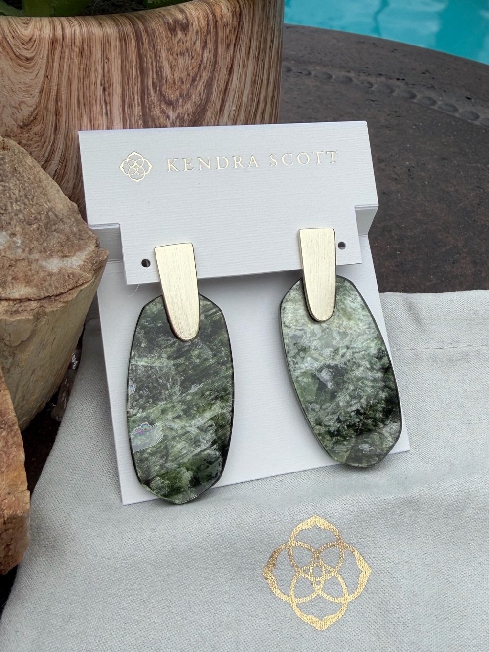 NWT KENDRA SCOTT Earrings - Beautiful Designer - Classic - Boho Earrings